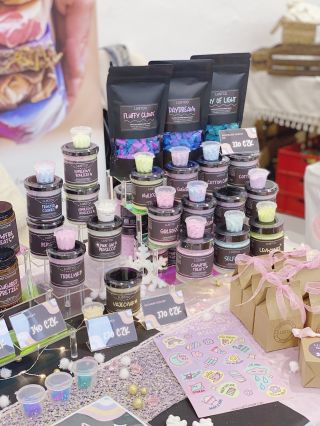 Moc děkuju všem, co se na nás přišly dnes podívat na @mintmarket.cz v Praze! 🩷🥹 Doufám, že uvidím další z vás zítra v...